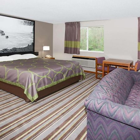 Super 8 By Wyndham Watseka Hotell Exteriör bild