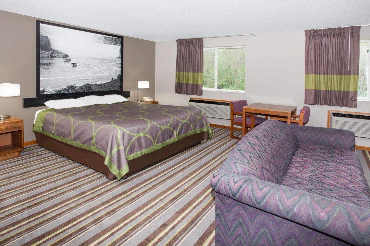 Super 8 By Wyndham Watseka Hotell Exteriör bild